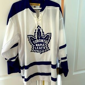 Toronto Maple Leafs Koho jersey